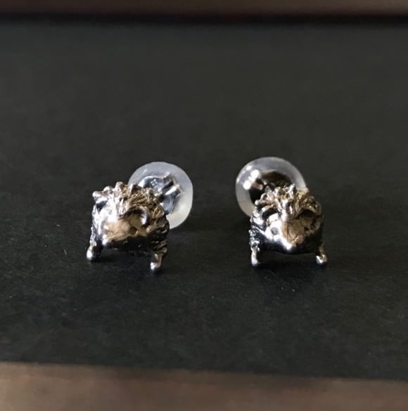 ジュエリー工房あかね 幸せを運ぶハリネズミのピアス